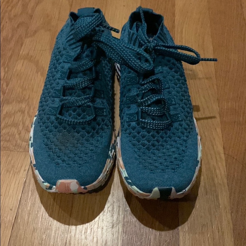 NWOT Turquoise Nobull Runners
